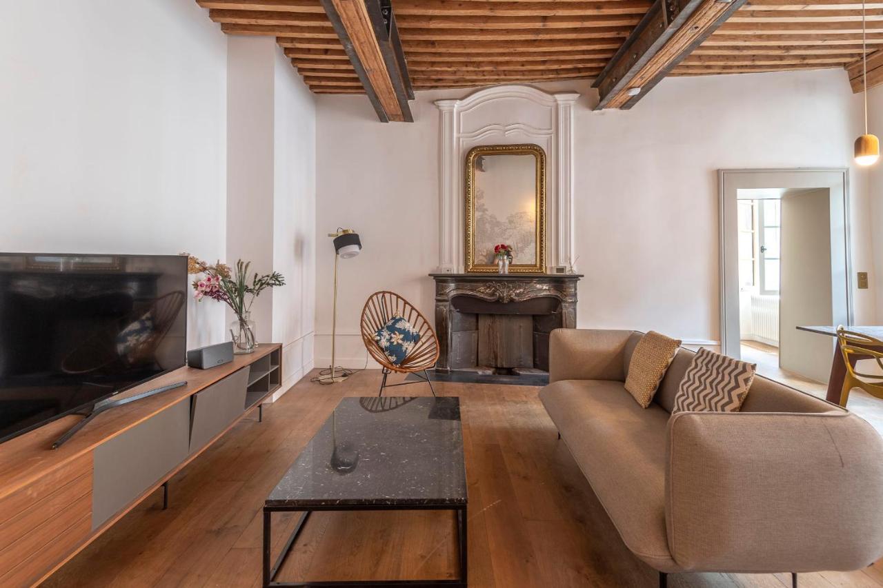 Apartamento espaçoso Classificado 4 estrelas no coração da cidade velha Annecy Exterior foto