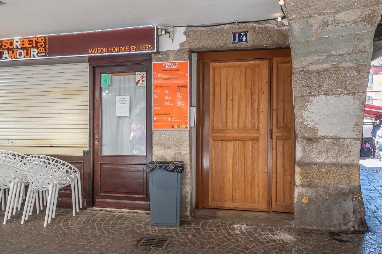 Apartamento espaçoso Classificado 4 estrelas no coração da cidade velha Annecy Exterior foto